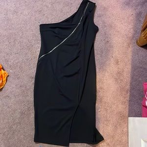 CBR Short black dress with adjustable zipper with slit in the front